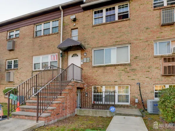 487 College Dr, Edison, NJ 08817