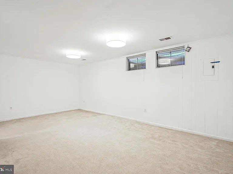 9909 Hemlock Woods Ln — Photo 29