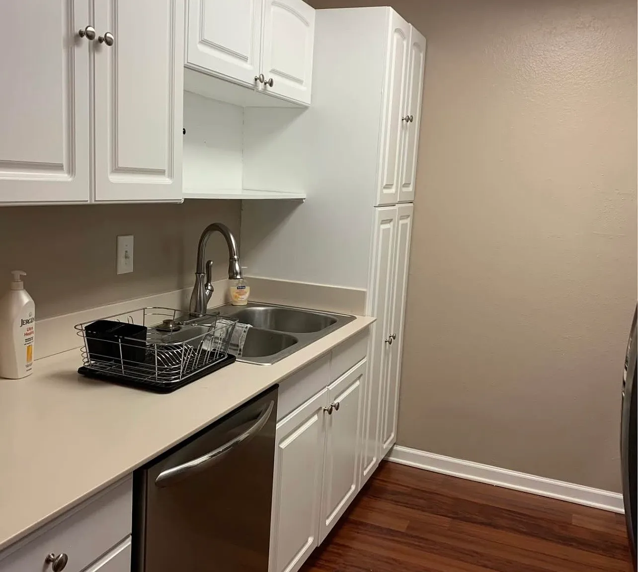 3 bed, 1050 sqft, $950 — Photo 4