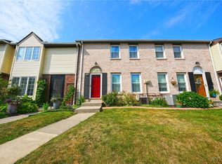 176 Stepping Stone Ln, Orchard Park, NY 14127