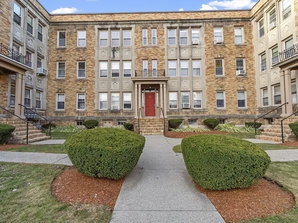 50 High St #12, Methuen, MA 01844