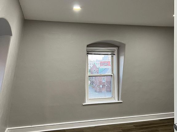 5th image of 15 James St Floor 3