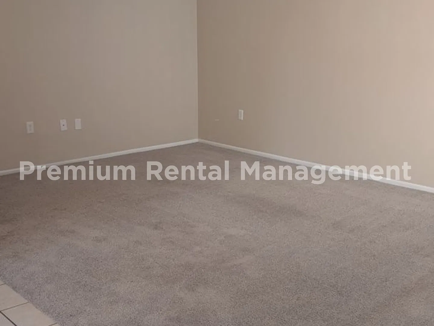 2 Bedroom condo with 2 Baths and balcony. Near the Orlando International airport — Photo 3