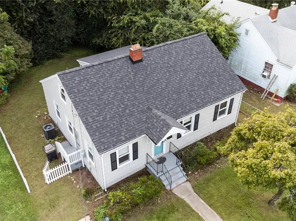 906 Floral Ave, Colonial Heights, VA 23834