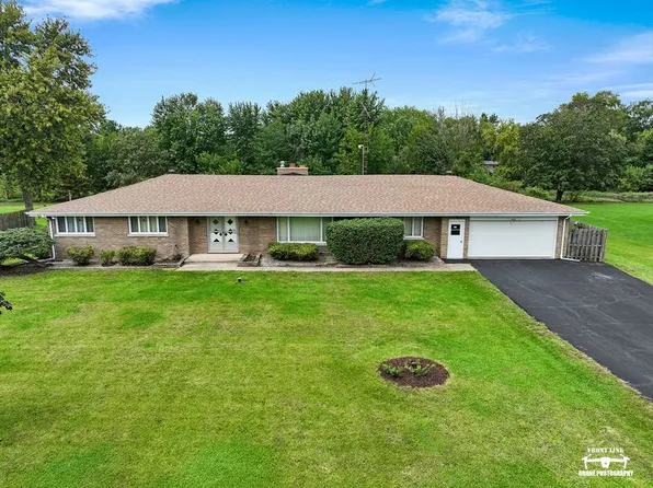 29 Brookside Ln, Bristol, IL 60512