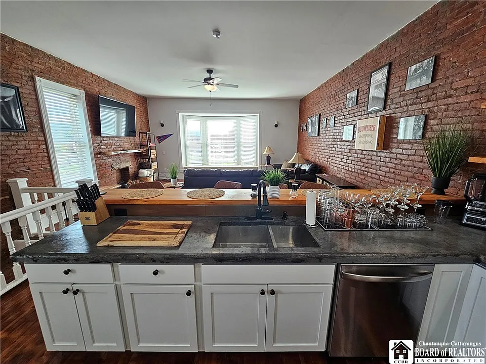 321 N Union St