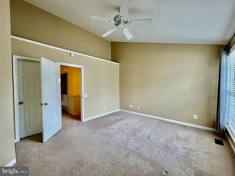 7504 Lamoyne Ct — Photo 28