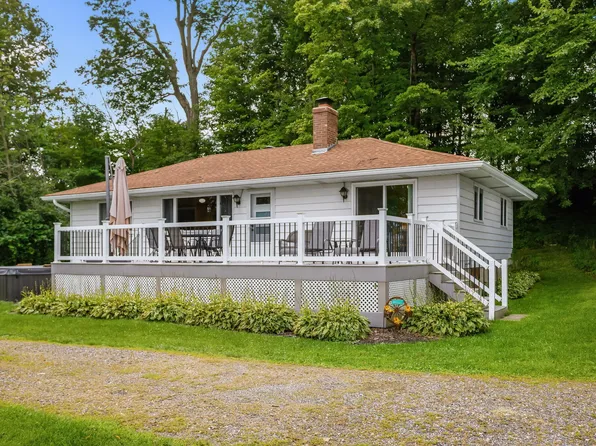 48873 Rush Lake Rd, Hartford, MI 49057