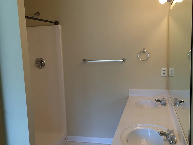 102 Otterman Ct — Photo 18