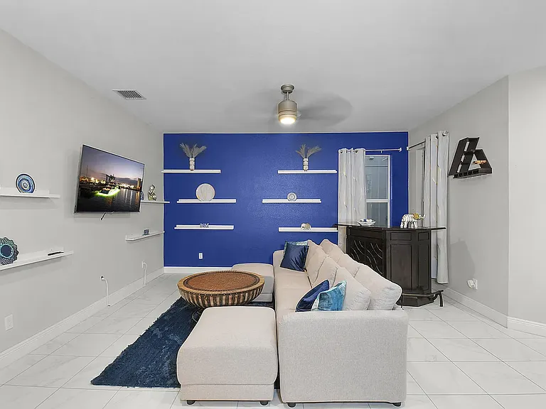 1573 NW Cataluna Cir — Photo 13