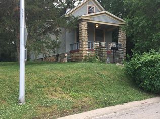 1909 W 48th St, Westwood, KS 66205