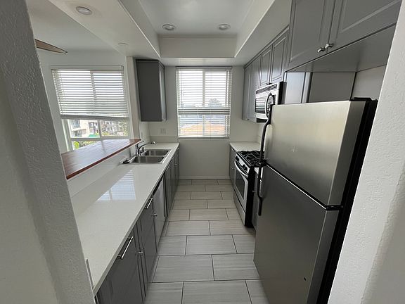 5th image of 1515 S Shenandoah St #301