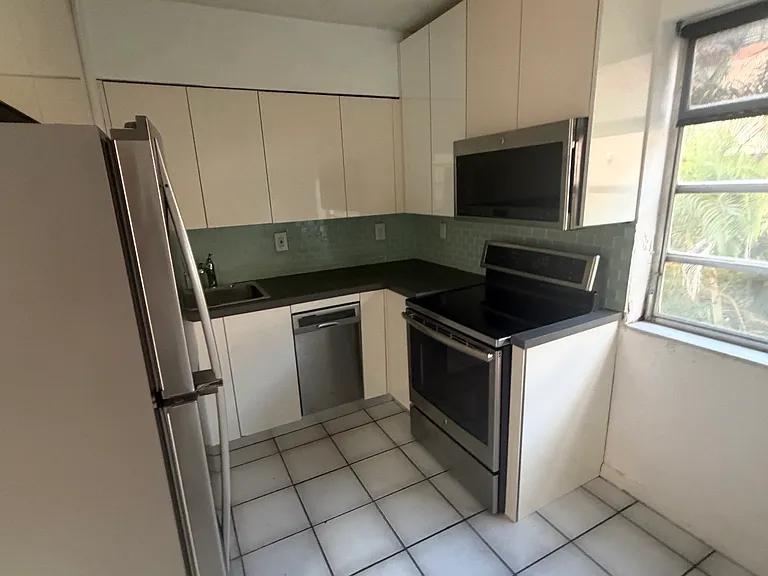 221 Majorca Ave #306 — Photo 3