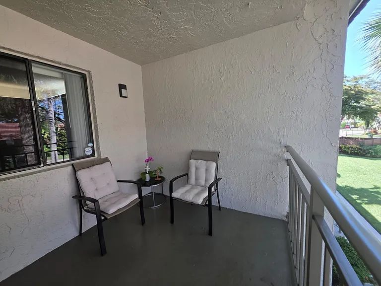 16278 Laurel Dr #202 — Photo 5
