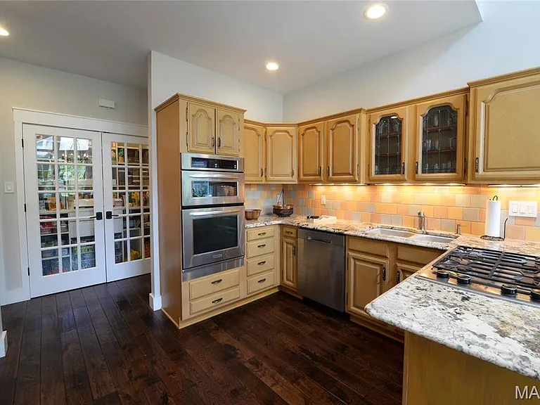1306 S Geyer Rd — Photo 42