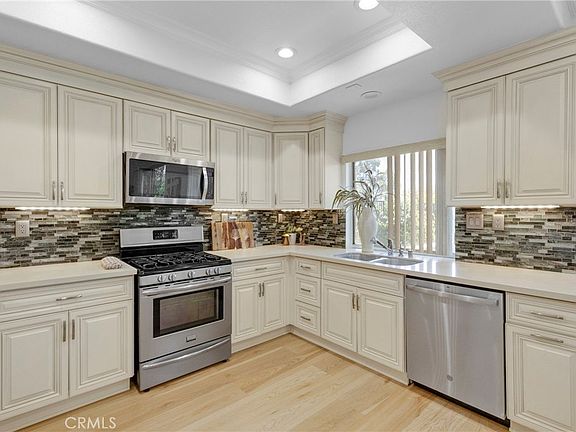 4th image of 19784 Yosemite Cir