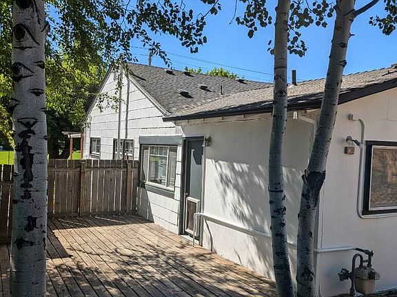 rear private deck with rear door/dog door