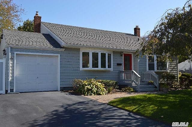 1st image of 23 Gregory Dr