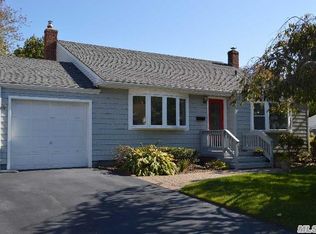 23 Gregory Dr, Ronkonkoma, NY 11779