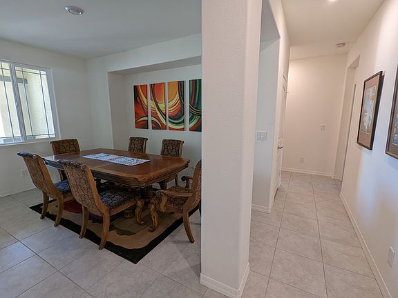 5th image of 573 Paddock Dr