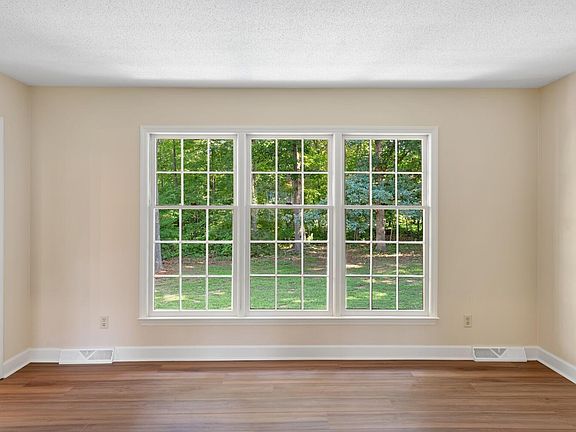 5th image of 1921 Henry Rd