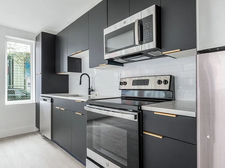 Artist's View 734 S 17th St — Photo 19