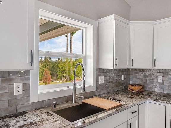 4th image of 302 Bullhead Dr