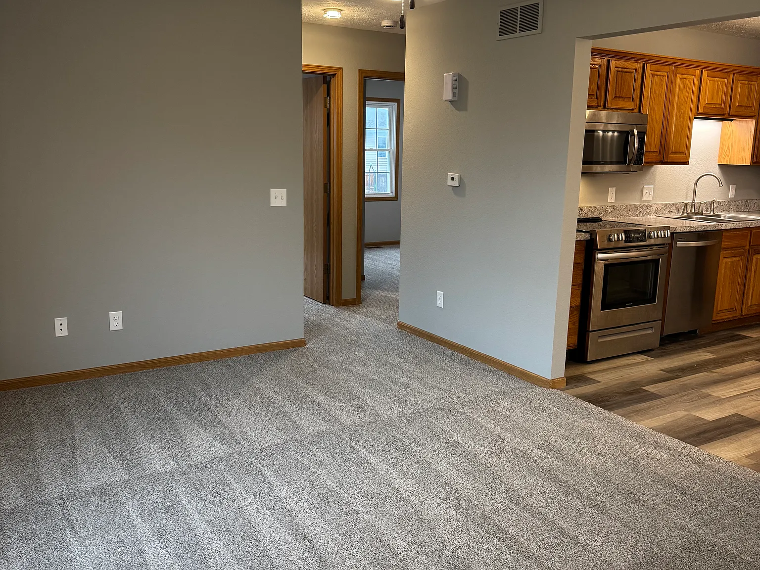 4 bed, 1515 sqft, $2,100 — Photo 4