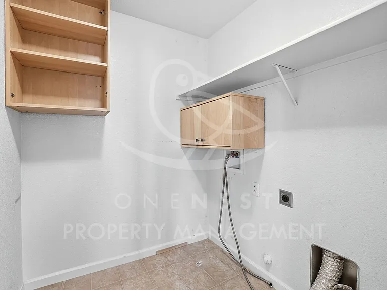 2708 Woodfield Way — Photo 28