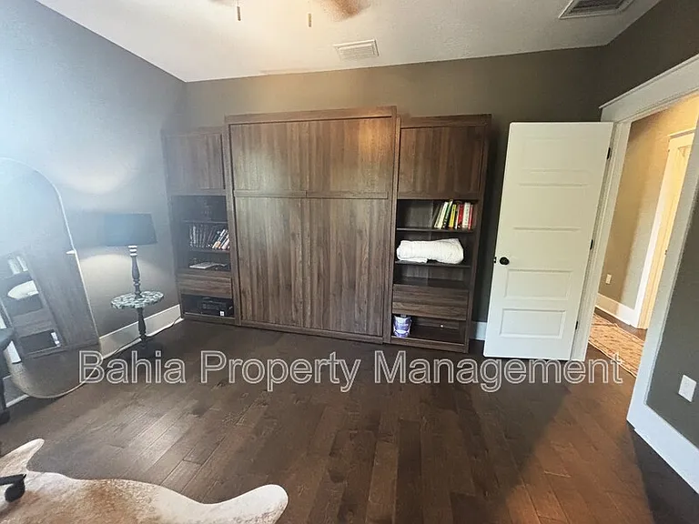 211 E Adalee St — Photo 17