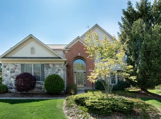 89 Fox Point Ct NE, Ada, MI 49301