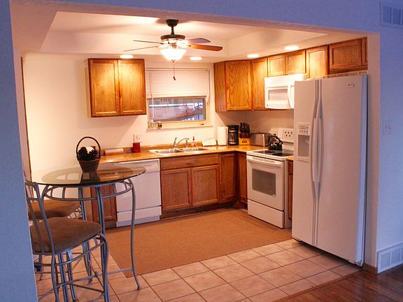completely updated Eat-in kitchen
