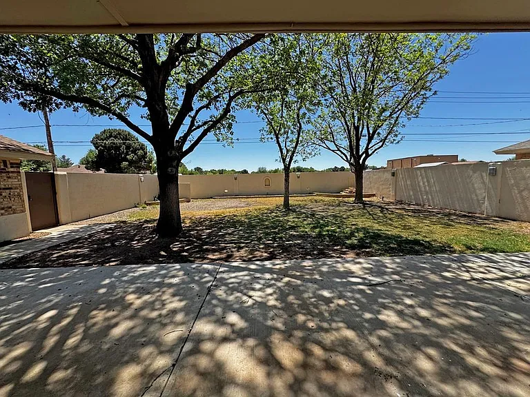 4027 Angelina Dr — Photo 14