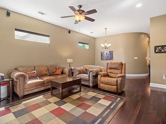 4th image of 23 Riviera Dr