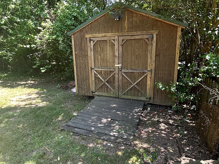 73 Douglas Ave NW — Photo 9
