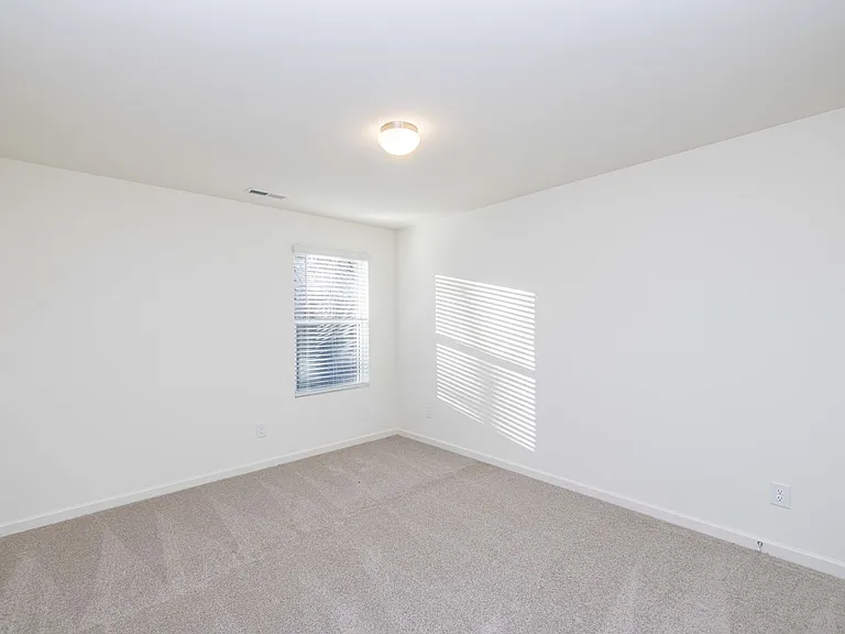 105 Luna Ln — Photo 24