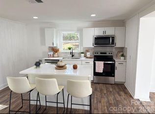 123 Riverside Dr, Mount Holly, NC 28120