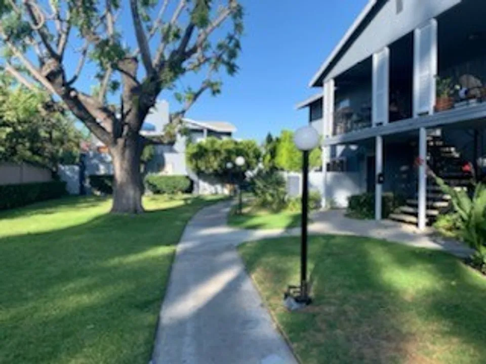 Benton Apartments