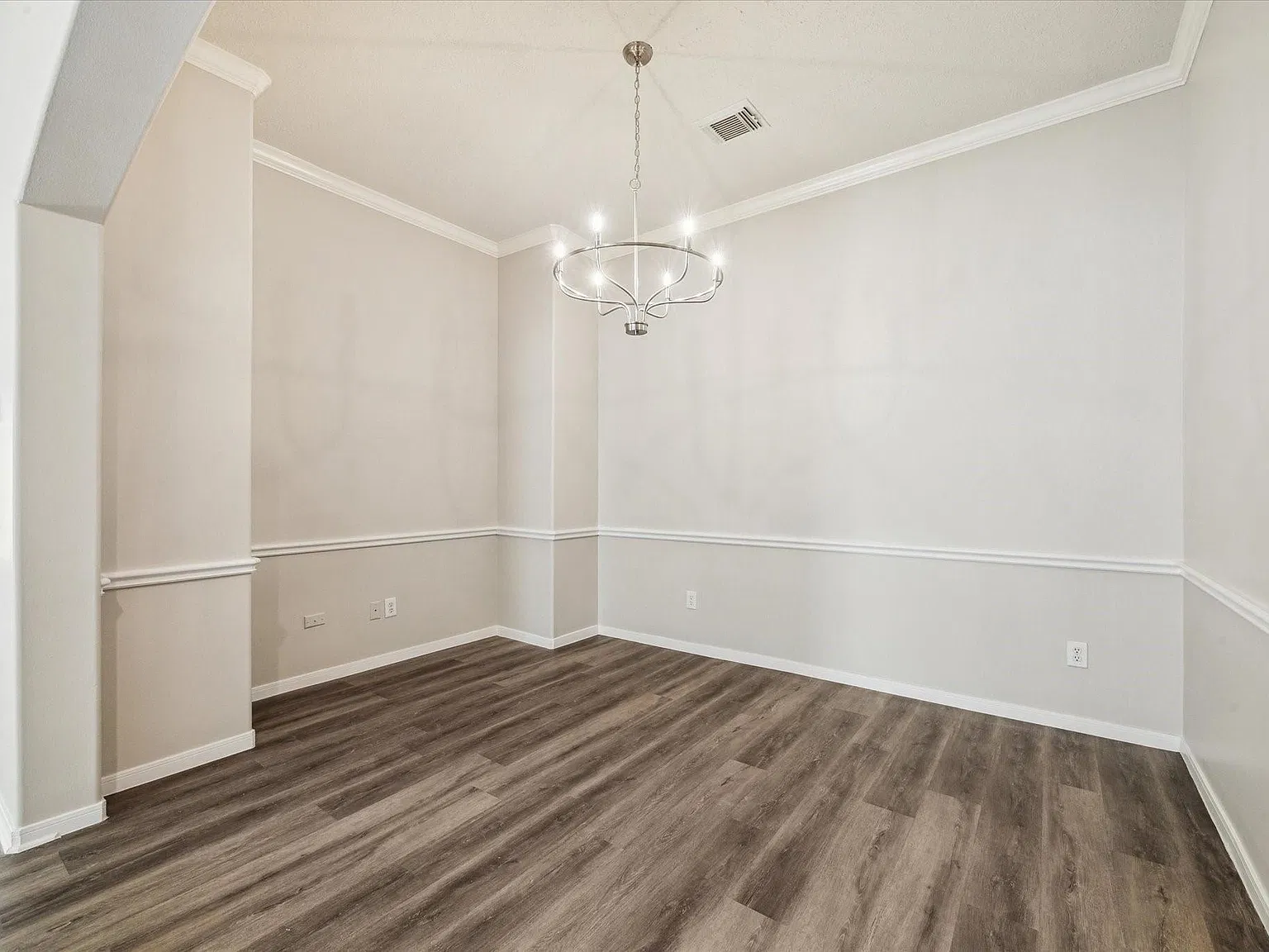 3 bed, 2.0 bath, 2066 sqft, $2,500 — Photo 3