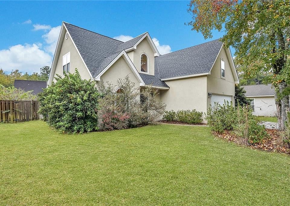 1st image of 27 Hardwood Forest Cir
