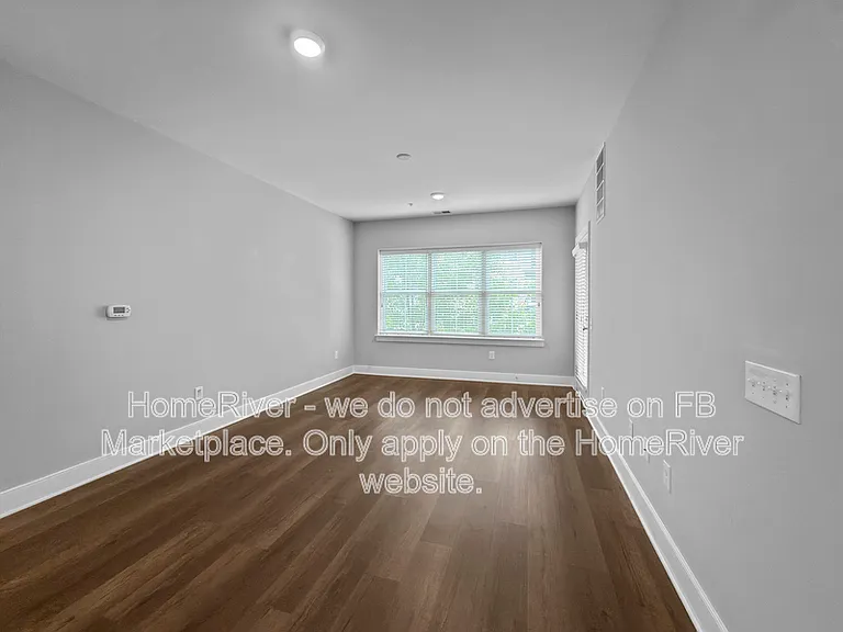 2907 Bleeker St #203 — Photo 18