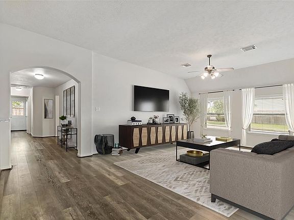 3rd image of 3419 Cypress Village Dr