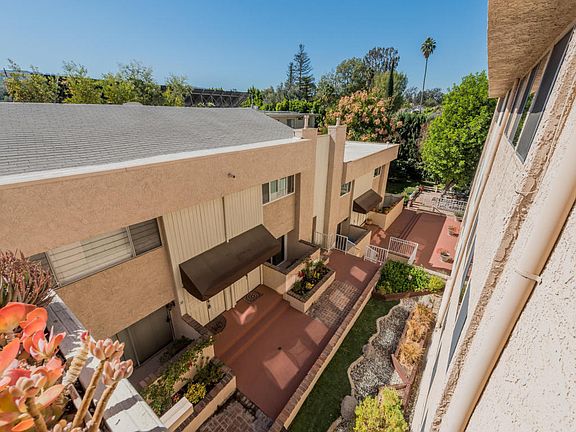 4th image of 5139 Balboa Blvd Unit 303