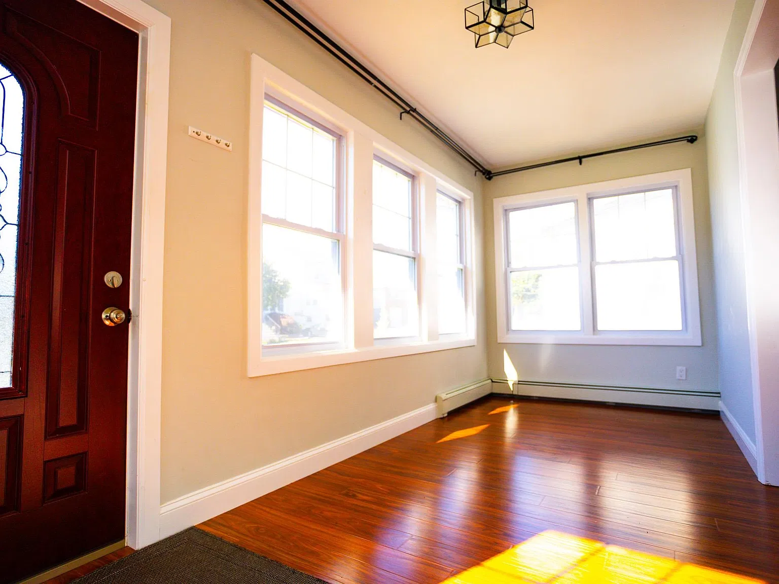 3 bed, 3.0 bath, $3,500 — Photo 2