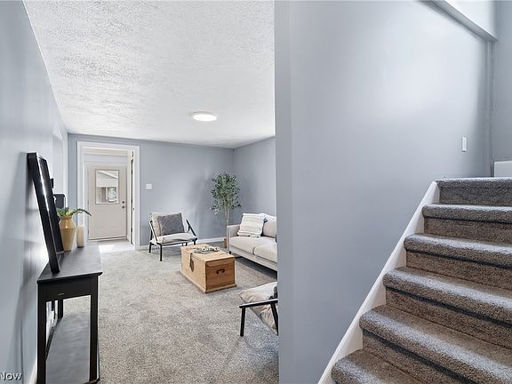 5th image of 709 Columbus Ave NW
