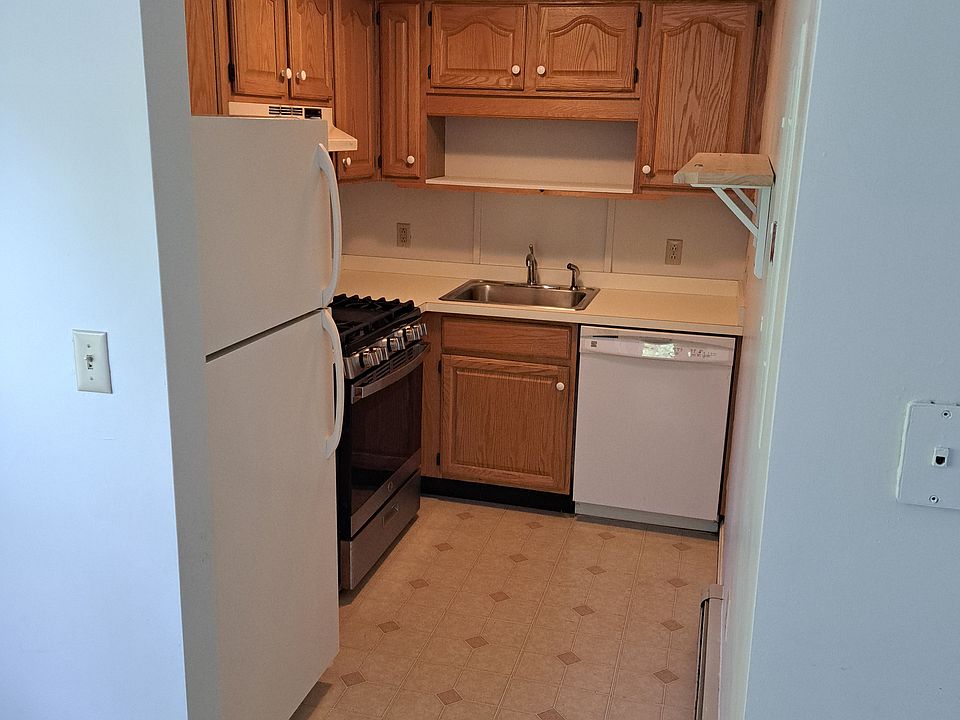 1st image of 49 Depot St Unit 4