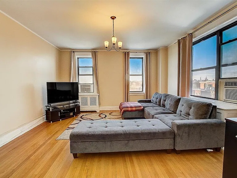 2600 Kennedy Blvd #8L — Photo 2