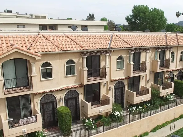 14248 Riverside Dr, Sherman Oaks, CA 91423