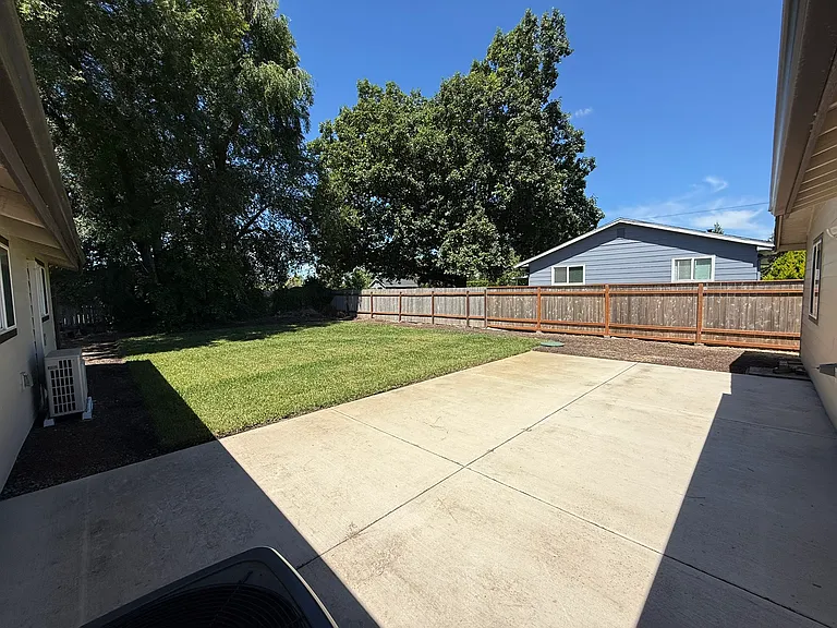721 Iva Ln NE — Photo 33