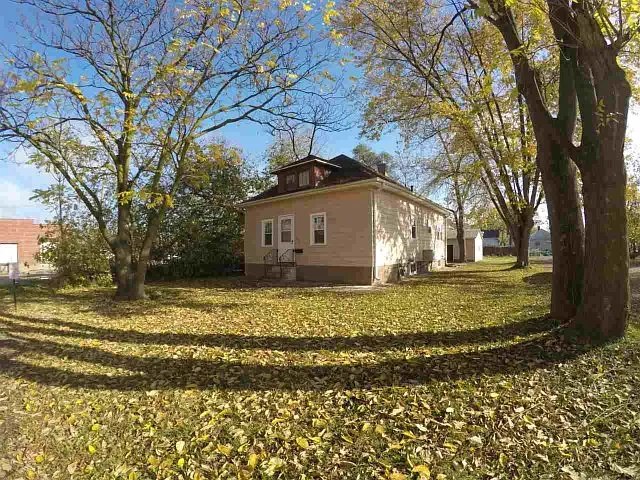 236 51st St photo 1